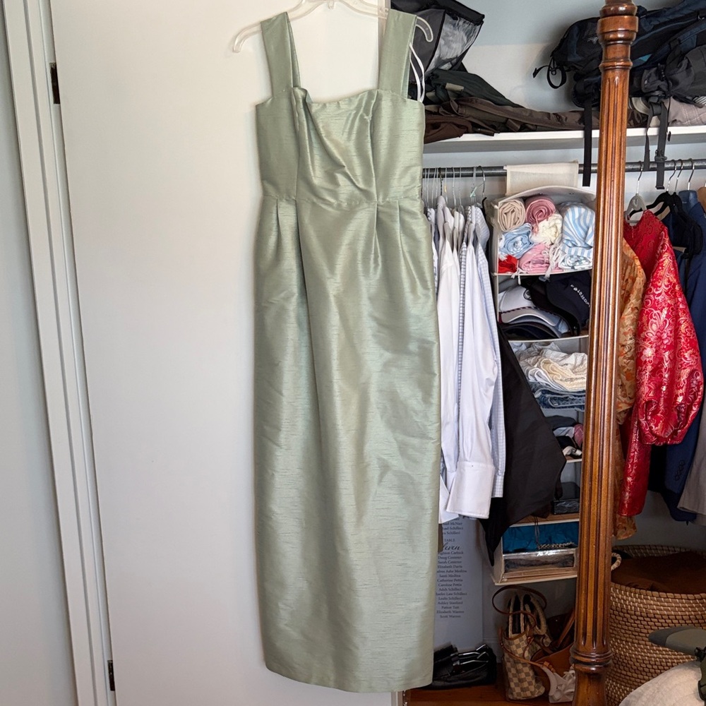 Elegant Green Sleeveless Dress